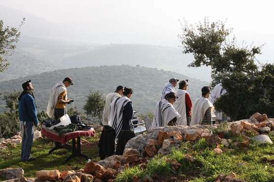 תפילה מול בריאה