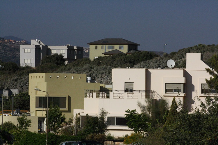 בתים חדשים